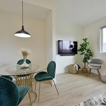 Modern Upstairs Loft - Newly Renovated! Villa Salem Exterior photo
