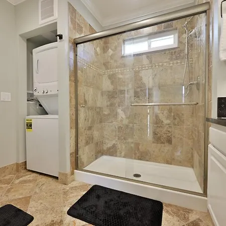 Modern Upstairs Loft - Newly Renovated! Villa Salem Exterior photo