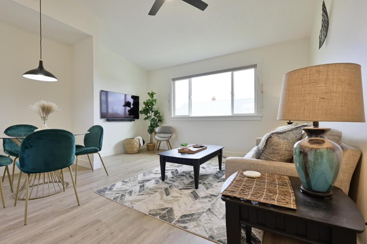 Modern Upstairs Loft - Newly Renovated! * Salem