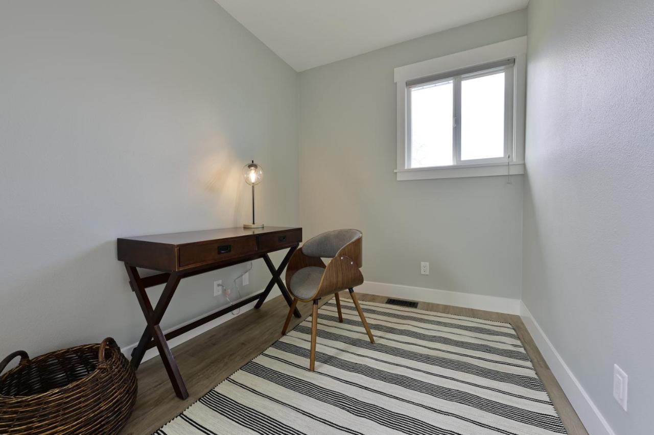 Modern Upstairs Loft - Newly Renovated! *